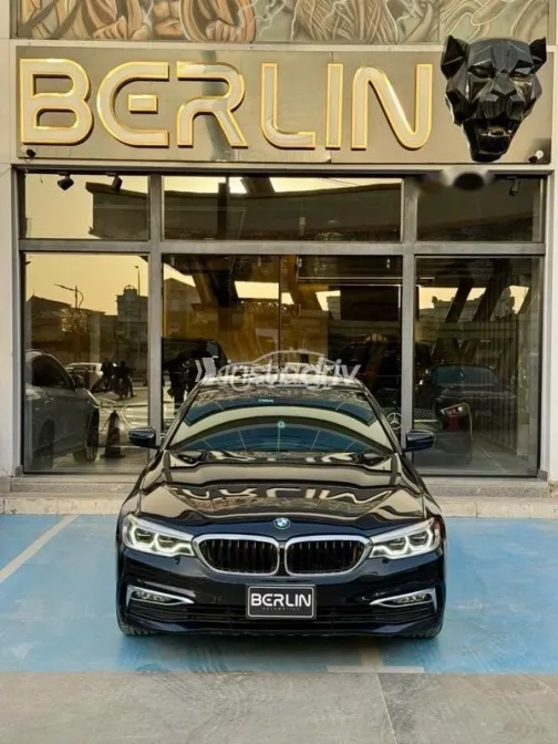 بي ام دبليو 520 2019 أسود مستعملة للبيع - 2