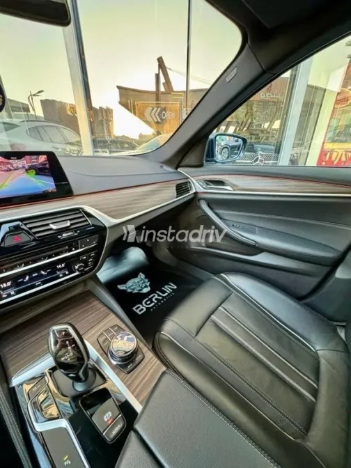 بي ام دبليو 520 2019 أسود مستعملة للبيع - 10