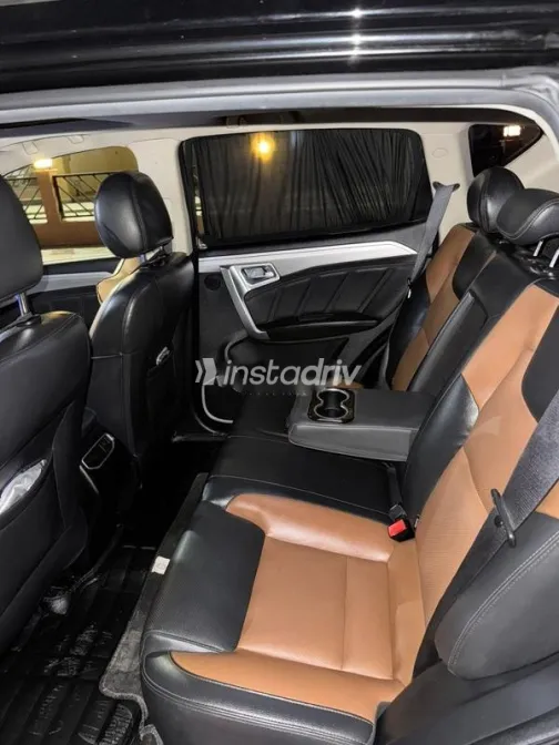 جيلي امجراند X7 2019 أسود مستعملة للبيع - 4