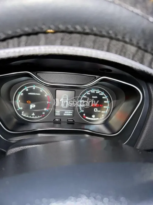 جيلي امجراند X7 2019 أسود مستعملة للبيع - 7