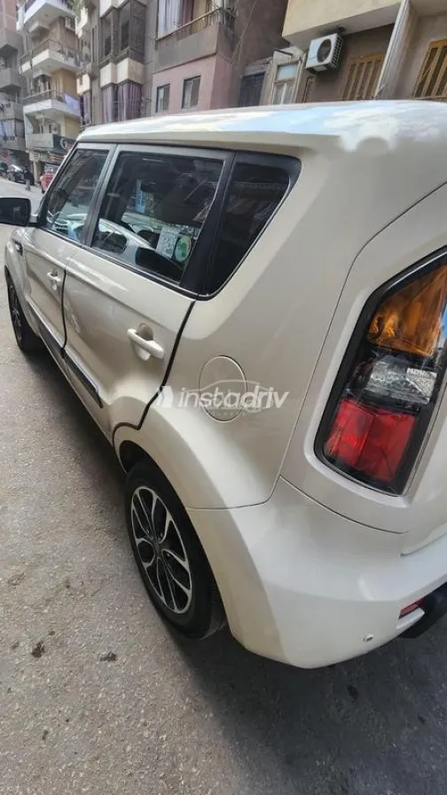 كيا سول 2011 أبيض مستعملة للبيع - 3