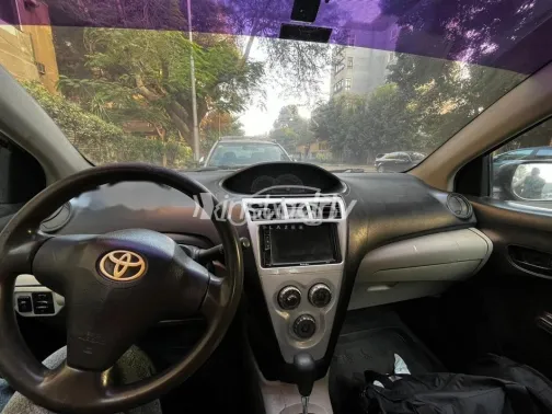 تويوتا ياريس 2006 برونزي مستعملة للبيع - 2