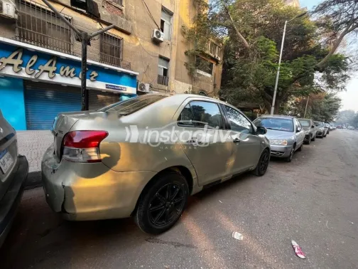 تويوتا ياريس 2006 برونزي مستعملة للبيع - 3