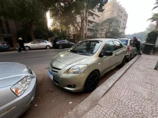 تويوتا ياريس 2006 برونزي مستعملة للبيع