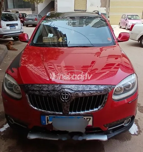 بريليانس V5 2015 أحمر مستعملة للبيع - 1