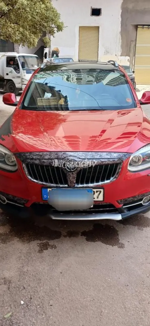 بريليانس V5 2015 أحمر مستعملة للبيع - 4