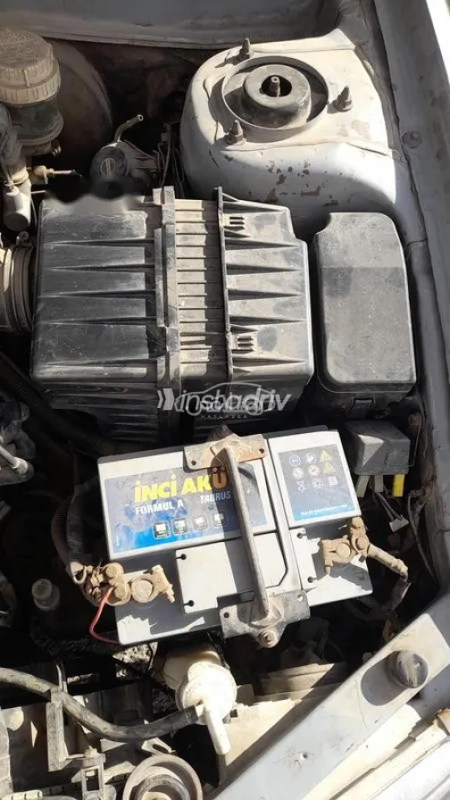 ميتسوبيشي لانسر 1998 فضي مستعملة للبيع - 3