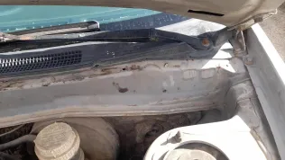 ميتسوبيشي لانسر 1998 فضي مستعملة للبيع