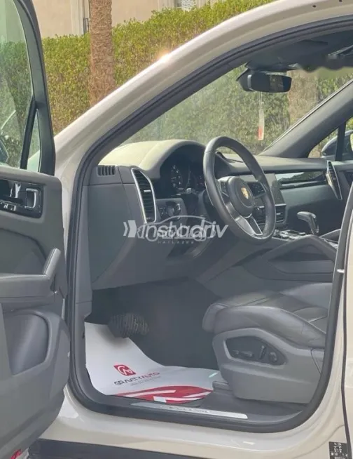 بورش كايين اس 2022 رمادي مستعملة للبيع - 4