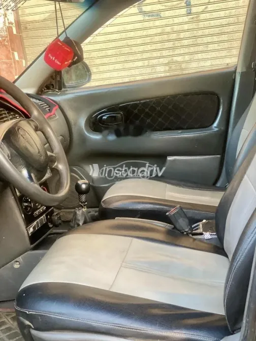 كيا سبكترا 2004 ذهبي مستعملة للبيع - 3