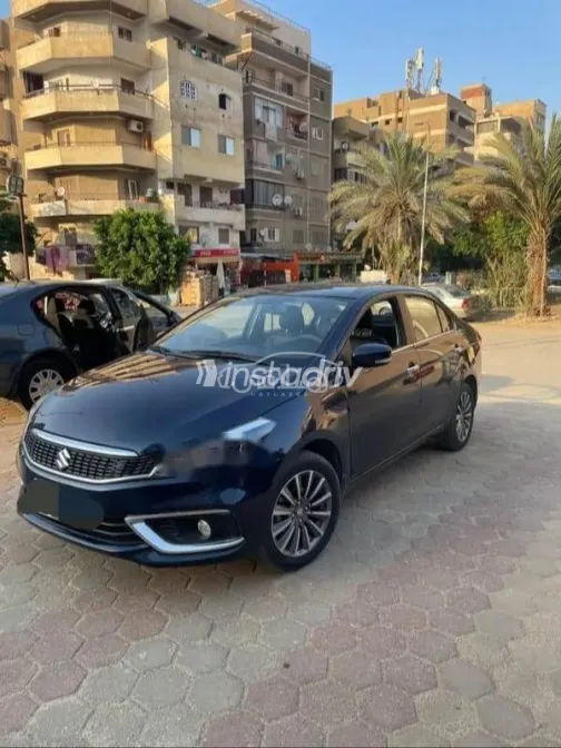 سوزوكى سياز 2022 أبيض مستعملة للبيع - 1