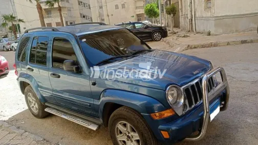 جيب شيروكي 2006 أزرق مستعملة للبيع - 3