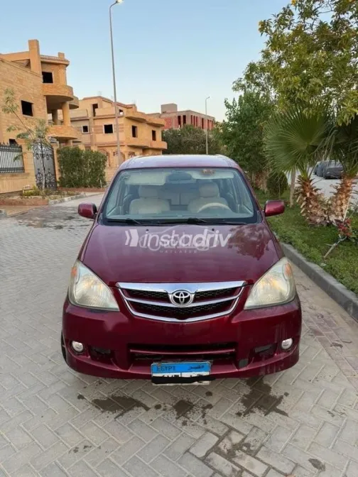 تويوتا افانزا 2008 أحمر غامق مستعملة للبيع - 2