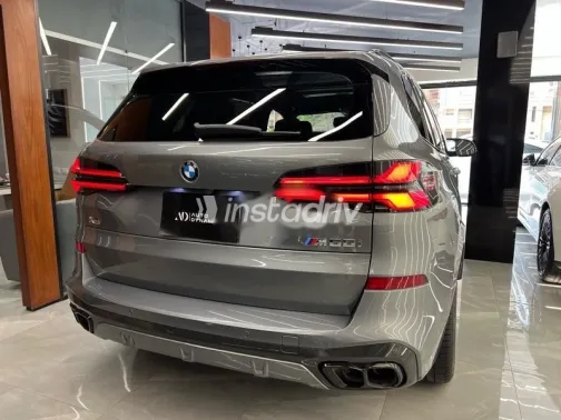بي ام دبليو X5 2024 فضي مستعملة للبيع - 3