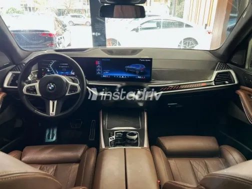 بي ام دبليو X5 2024 فضي مستعملة للبيع - 4
