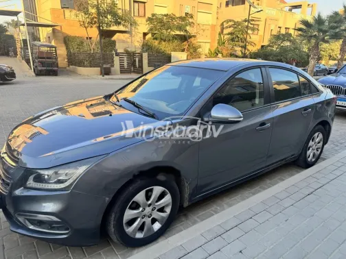 شيفروليه كروز 2016 أبيض مستعملة للبيع - 3