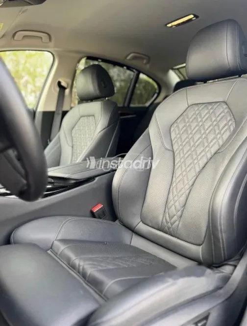 بي ام دبليو 520 2023 أسود مستعملة للبيع - 6