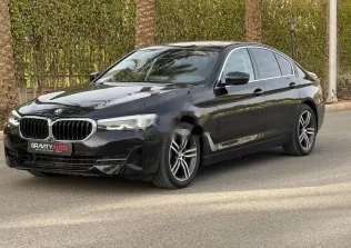 بي ام دبليو 520 2023 أسود مستعملة للبيع