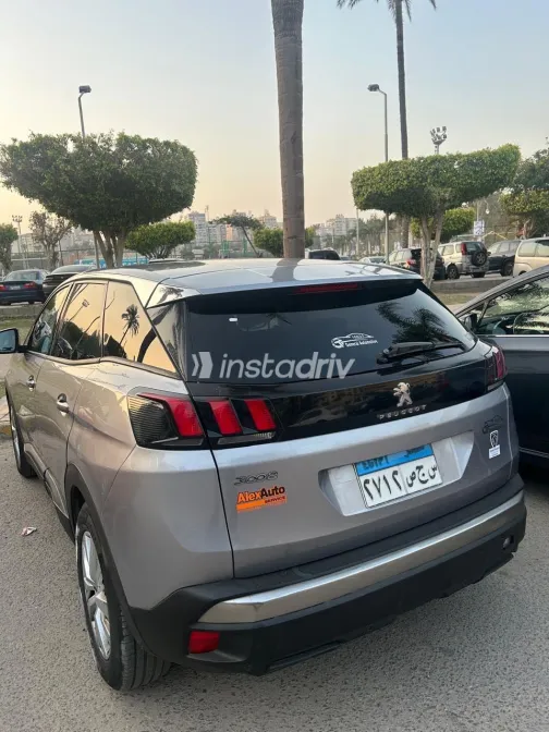 بيجو 3008 2021 أبيض مستعملة للبيع - 1