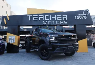 شيفروليه سيلفرادو 2021 أبيض مستعملة للبيع