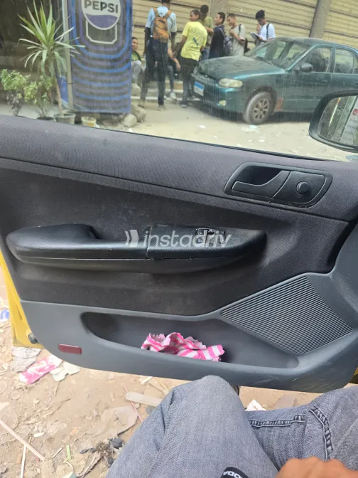 سكودا فابيا 2001 أبيض مستعملة للبيع - 4