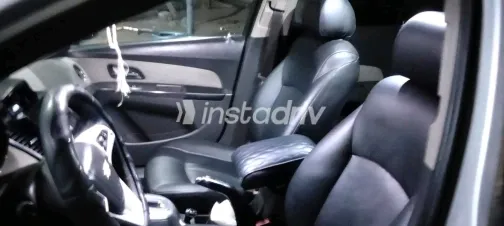 شيفروليه كروز 2010 أبيض مستعملة للبيع - 9