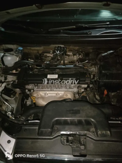 هيونداي إلنترا 2008 أبيض مستعملة للبيع - 1