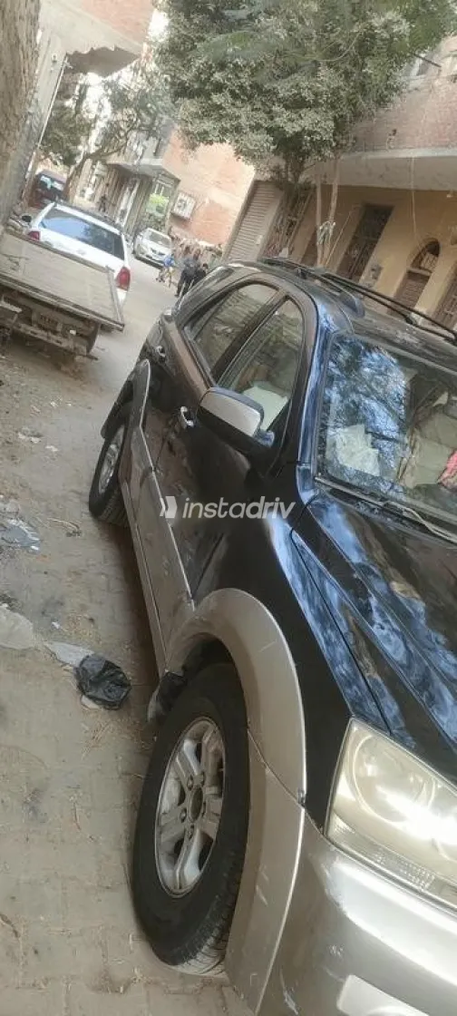 كيا سورينتو 2006 أسود مستعملة للبيع - 2
