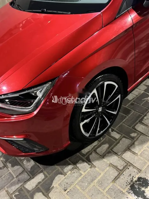 سيات ابيزا 2025 أبيض مستعملة للبيع - 6