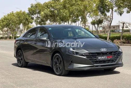 هيونداي إلنترا 2022 رمادي مستعملة للبيع - 3