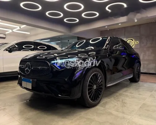 مرسيدس GLC 300 2025 أسود مستعملة للبيع - 1