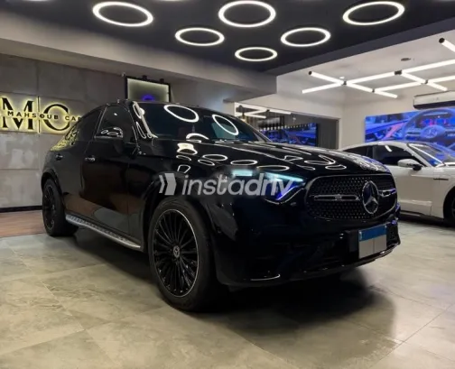 مرسيدس GLC 300 2025 أسود مستعملة للبيع - 2