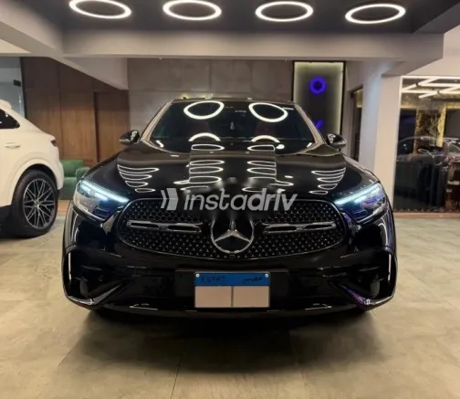 مرسيدس GLC 300 2025 أسود مستعملة للبيع - 3
