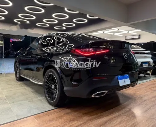 مرسيدس GLC 300 2025 أسود مستعملة للبيع - 4