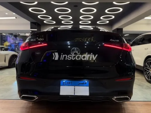 مرسيدس GLC 300 2025 أسود مستعملة للبيع - 6