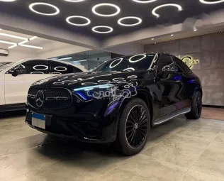 مرسيدس GLC 300 2025 أسود مستعملة للبيع