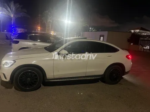 مرسيدس GLC 300 2020 أبيض مستعملة للبيع - 1