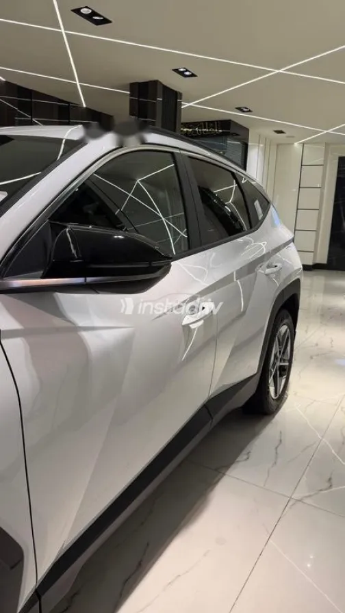 هيونداي توسان 2025 أبيض مستعملة للبيع - 5
