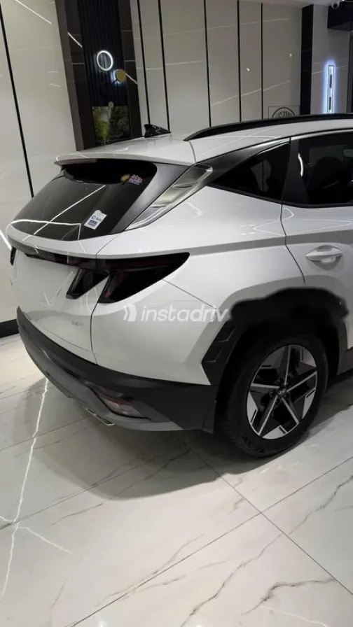 هيونداي توسان 2025 أبيض مستعملة للبيع - 7