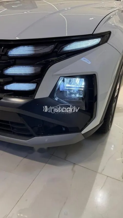 هيونداي توسان 2025 أبيض مستعملة للبيع - 10