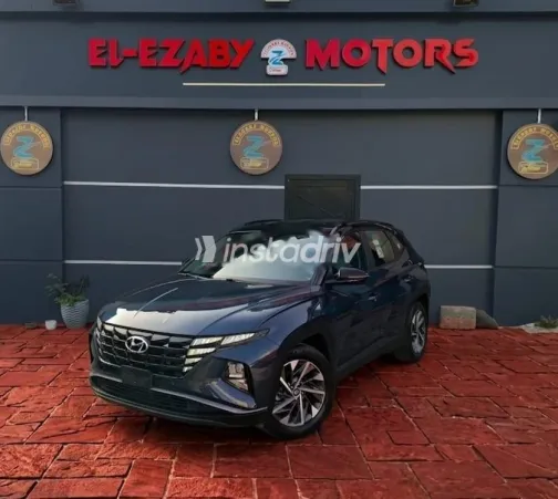 هيونداي توسان 2023 أزرق غامق مستعملة للبيع - 1