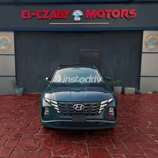 هيونداي توسان 2023 أزرق غامق مستعملة للبيع - 3