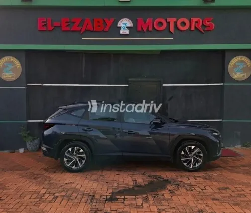 هيونداي توسان 2023 أزرق غامق مستعملة للبيع - 5