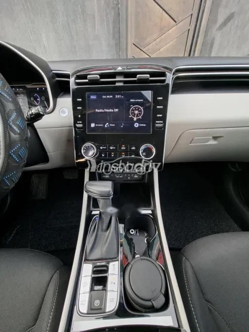 هيونداي توسان 2023 أزرق غامق مستعملة للبيع - 8