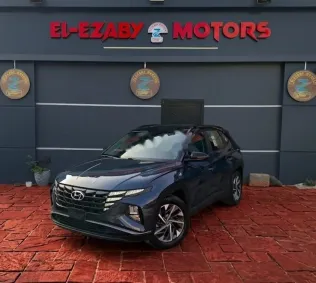 هيونداي توسان 2023 أزرق غامق مستعملة للبيع