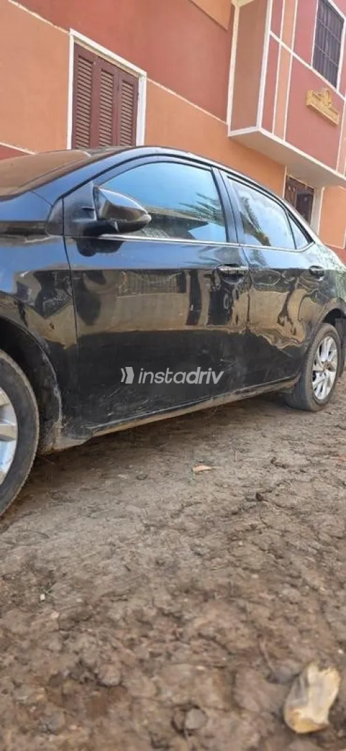 تويوتا كورولا 2019 أبيض مستعملة للبيع - 6