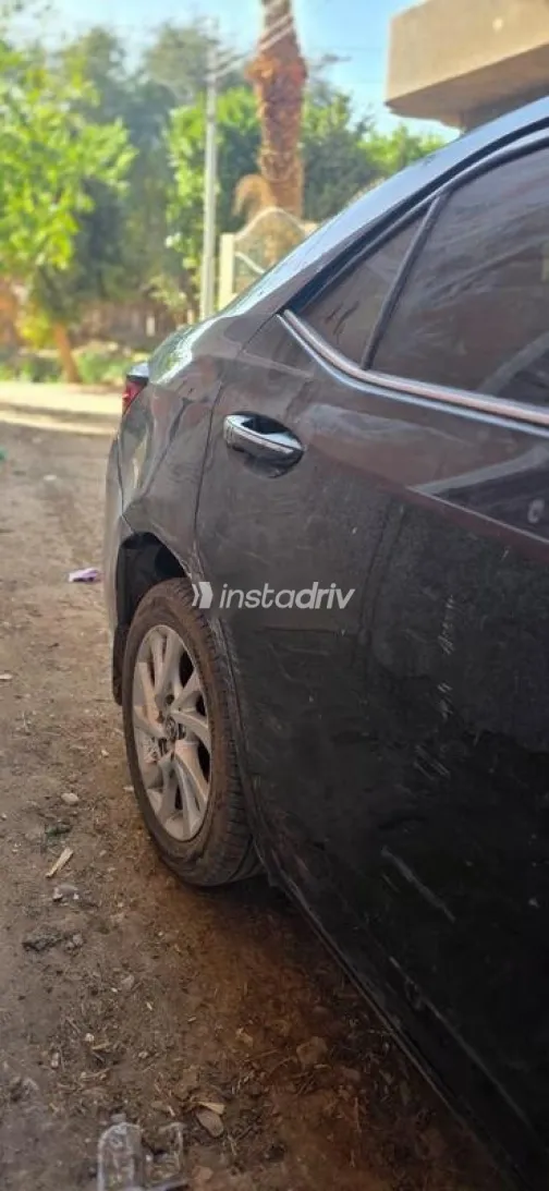 تويوتا كورولا 2019 أبيض مستعملة للبيع - 10