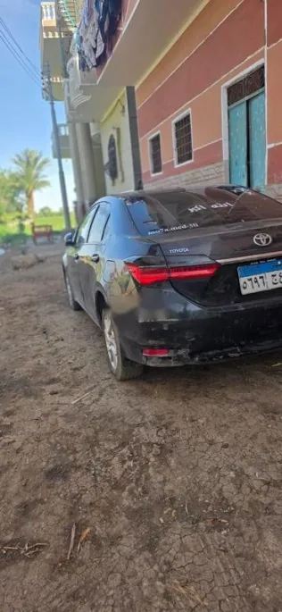 تويوتا كورولا 2019 أبيض مستعملة للبيع