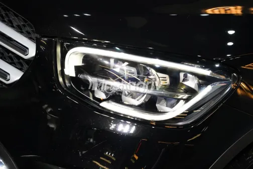 مرسيدس GLC 200 2021 أسود مستعملة للبيع - 2