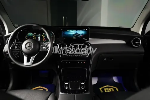 مرسيدس GLC 200 2021 أسود مستعملة للبيع - 3